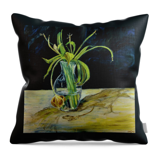 Daffodil Revealed - Throw Pillow